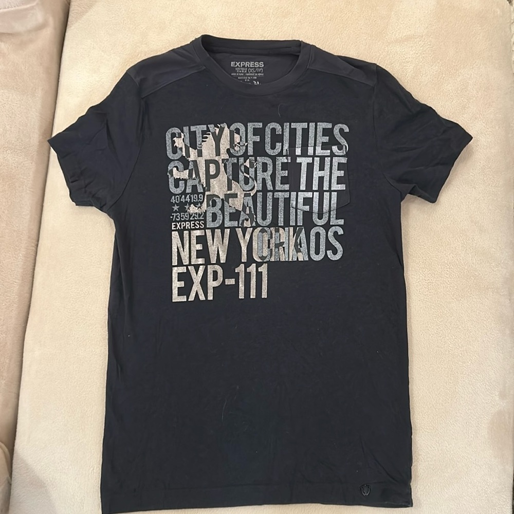 Express graphic tee
